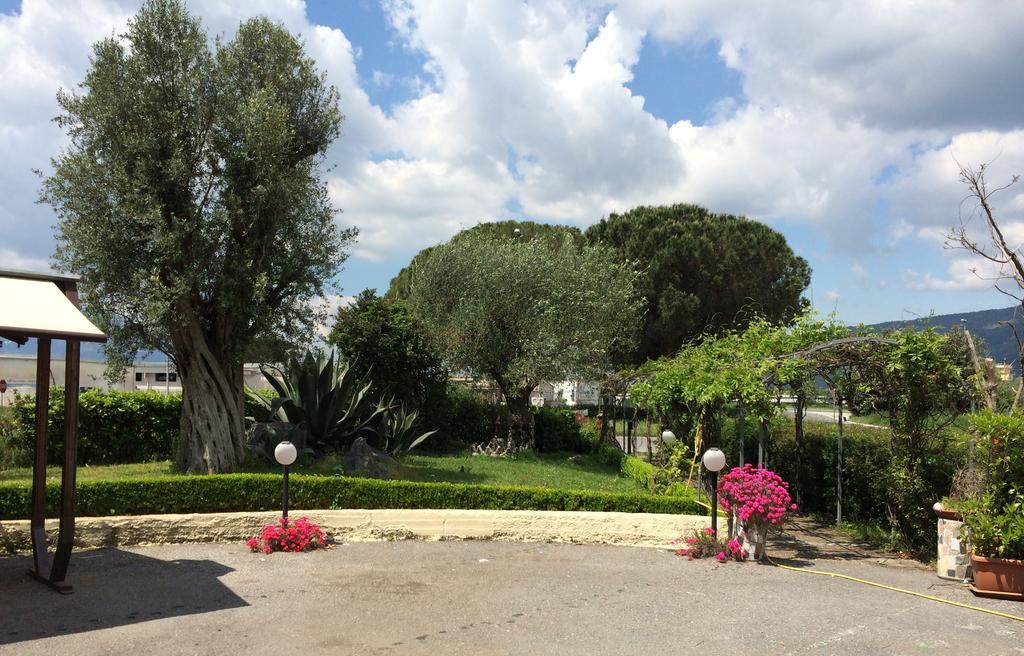 Hotel Il Cavaliere ซาร์โน ภายนอก รูปภาพ