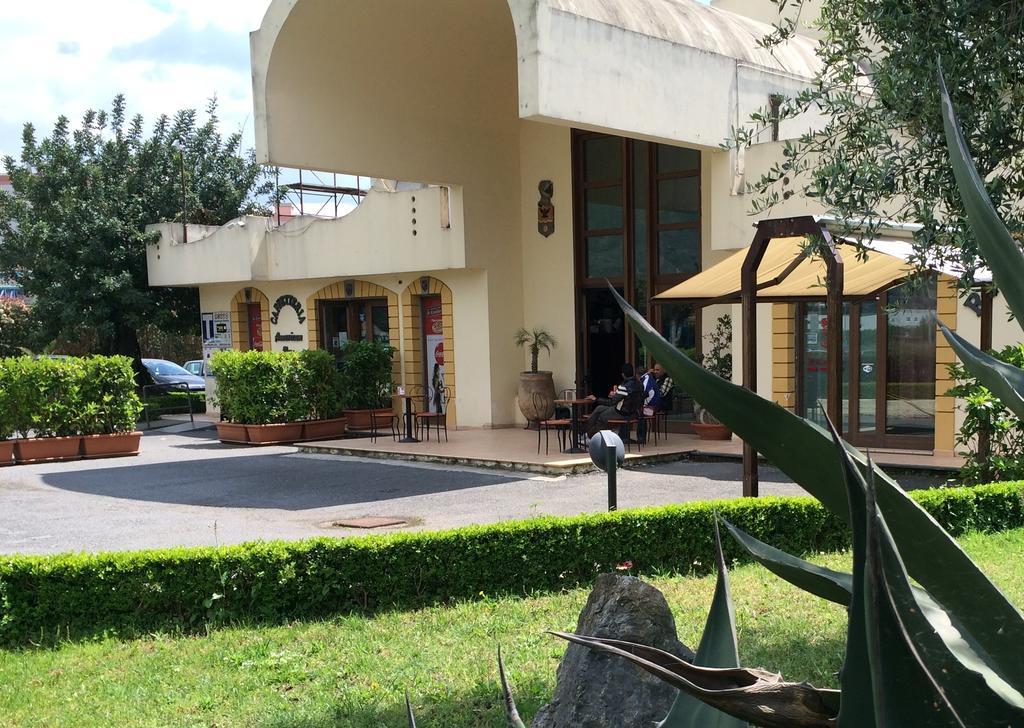 Hotel Il Cavaliere ซาร์โน ภายนอก รูปภาพ