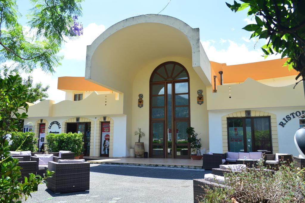 Hotel Il Cavaliere ซาร์โน ภายนอก รูปภาพ